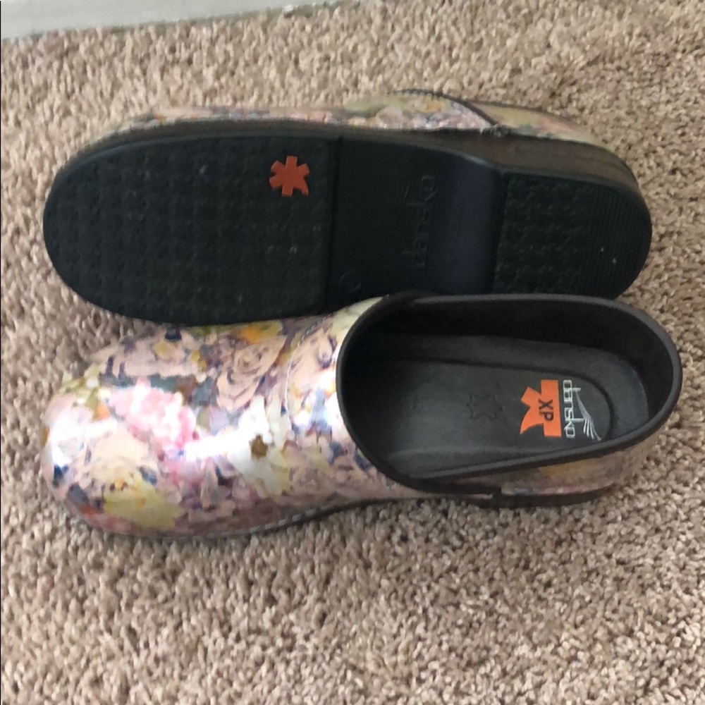Dansko XP Shoes - Picture 3 of 4